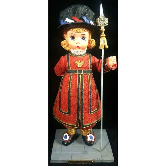Madame Alexander Other - Madame Alexander Resin Doll Figure England 90785 International Madam Figurine